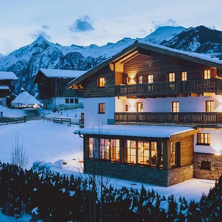Chalet Serviced Luxury Evi, Ski-in Ski-out