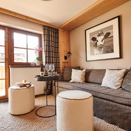 Serviced Luxury Evi, Ski-in Ski-out