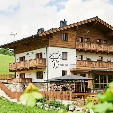 Serviced Luxury Evi, Ski-in Ski-out Kaprun