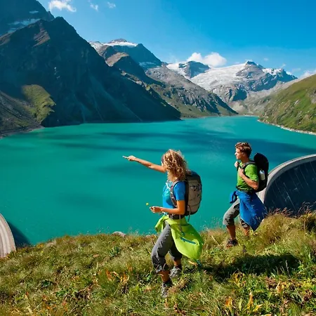 Serviced Luxury Evi, Ski-in Ski-out *