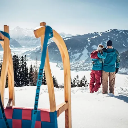 Chalet Serviced Luxury Evi, Ski-in Ski-out *