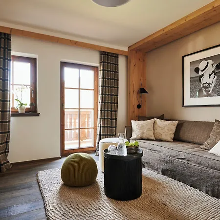 Serviced Luxury Evi, Ski-in Ski-out Horská chata *