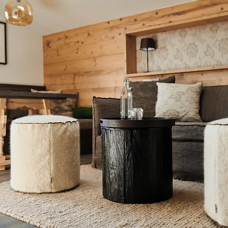 Chalet Serviced Luxury Evi, Ski-in Ski-out