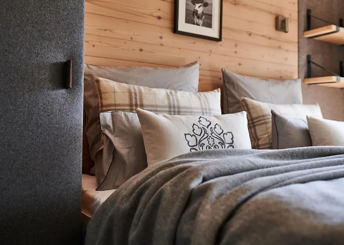 Serviced Luxury Evi, Ski-in Ski-out シャレー