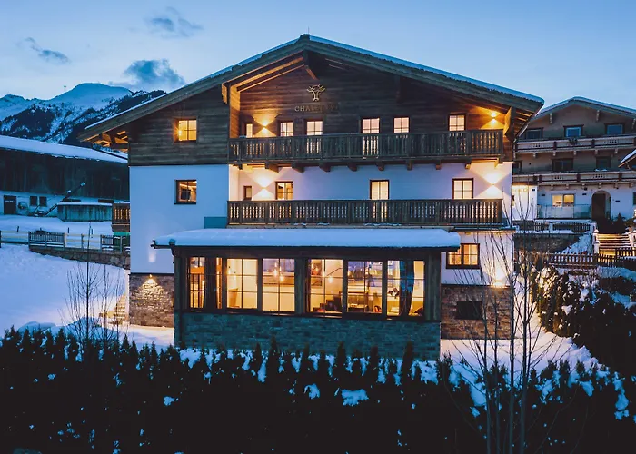 Serviced Luxury Evi, Ski-in Ski-out 木屋 卡普伦