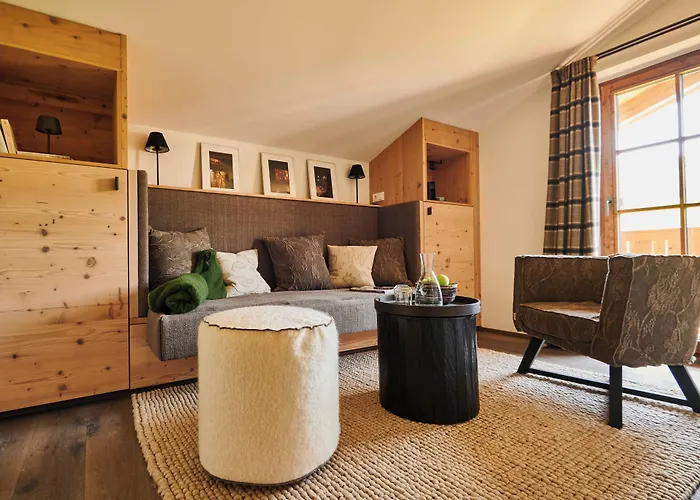 Serviced Luxury Evi, Ski-in Ski-out 木屋 *